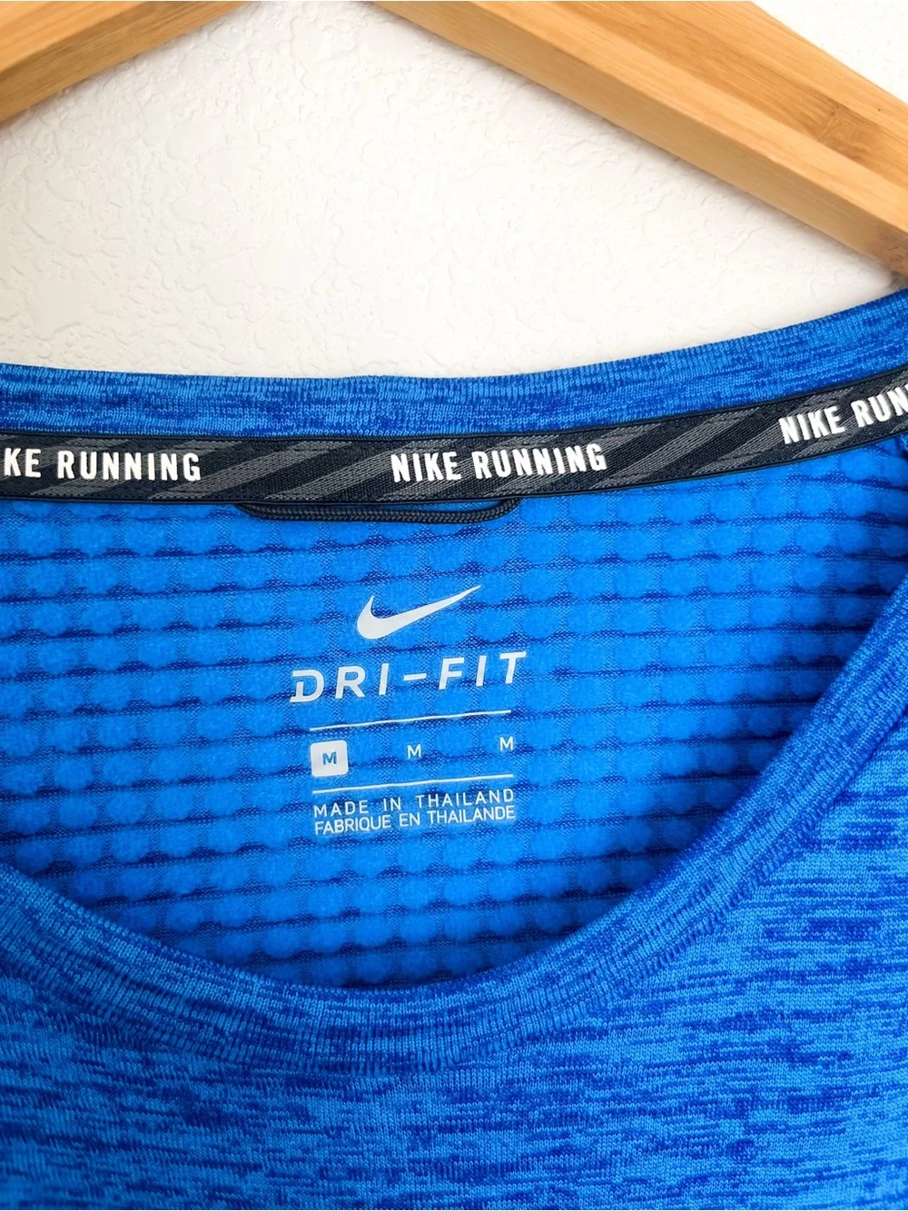 Nike Dri-FIT Element Blue Long Sleeve Running Top Thumbholes Zip Pocket M